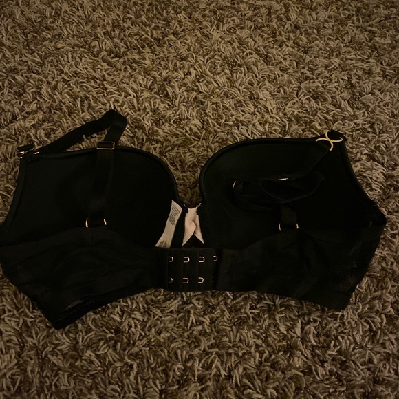 VS BRA - Picture 2 of 3